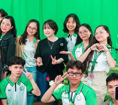 One Piece Theme Song Singer Visits UV