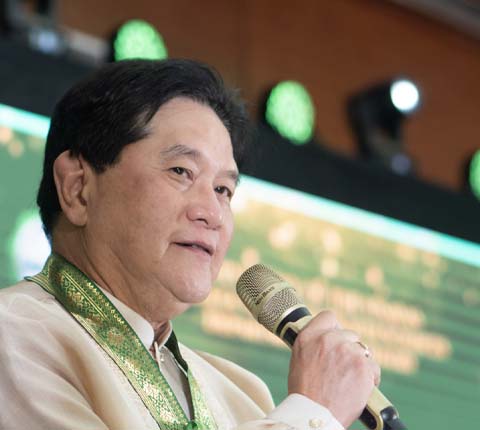 UV Dentistry Students Mark Milestone With White Coat Ceremony