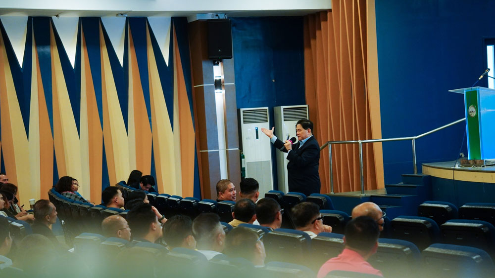 UV Elevates Teaching Through Faculty Seminar