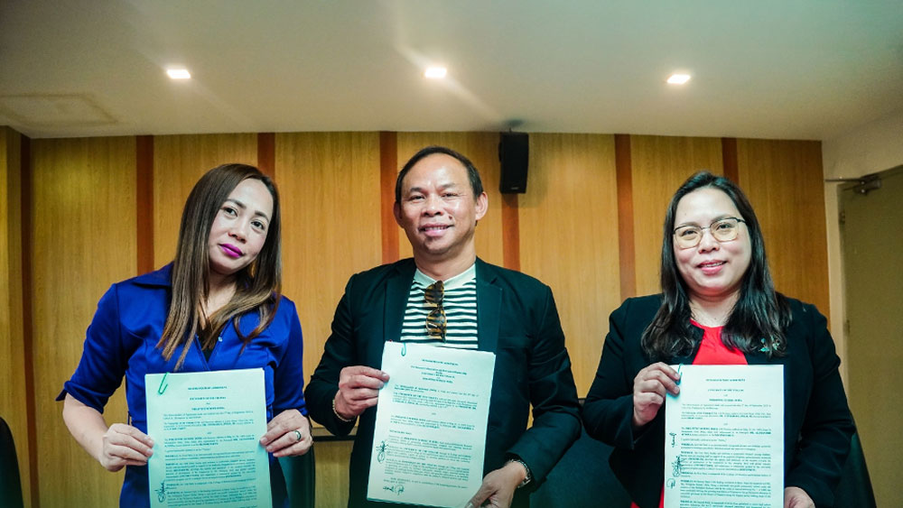 UV and Philippine School Doha Renew Five-Year MOA